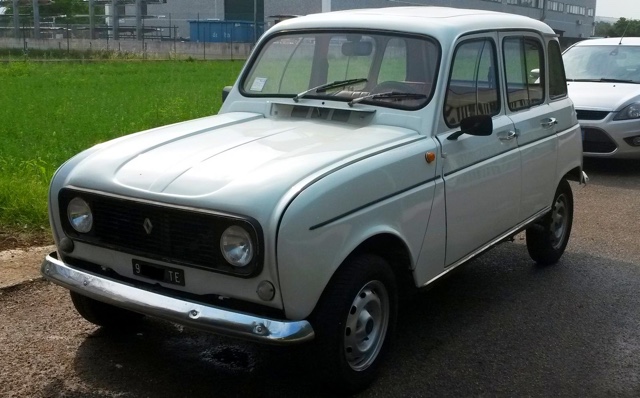 www.targhenere.net/images/002/copia_di_renault_r4_75_ant_zpsy15jhfwg.jpg