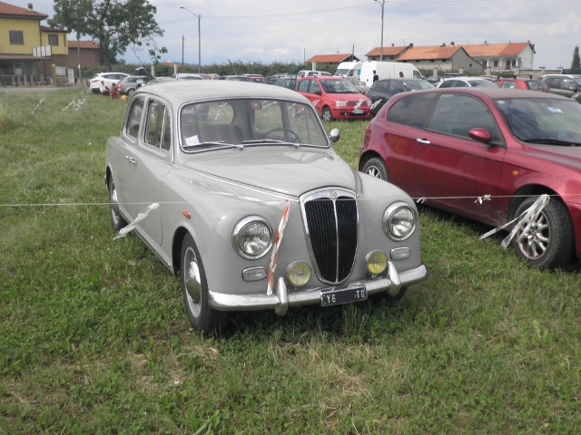 www.targhenere.net/images/002/lancia_appia_ii_1956_1_zps01jjbewp.jpg
