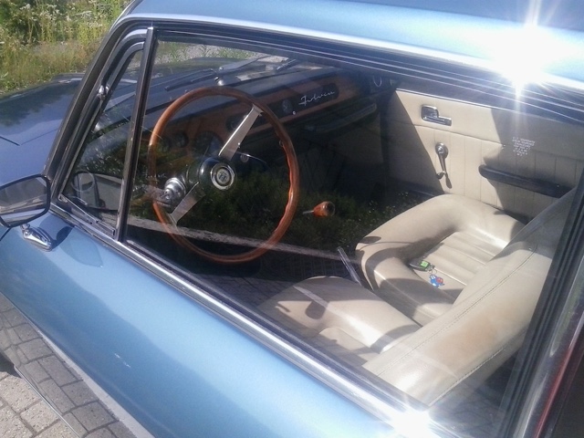 www.targhenere.net/images/002/lancia_fulvia_coup_int_zpspzzzxp8x.jpg