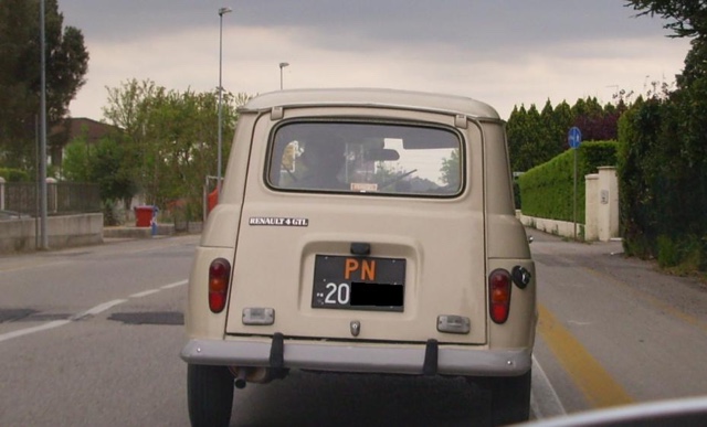 www.targhenere.net/images/002/renault_4_gtl_11_1984_pn_20_deltago_tn10983_zpsy7z61xnd.jpg