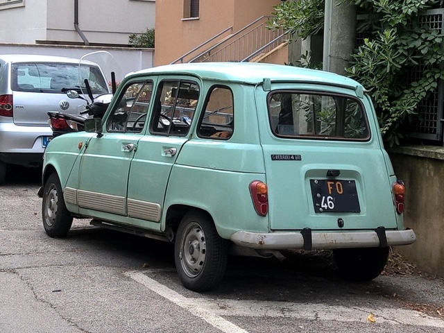 www.targhenere.net/images/002/renault_4_gtl_del_1980_guerfranc76_tn30234_zpsunz7zst2.jpg