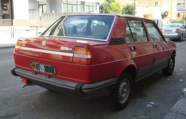 www.targhenere.net/images/003/alfa_romeo_giulietta_18_anno_1982_targa_cz28_2_zpsafc91acb.jpg