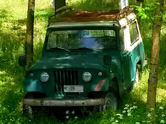 www.targhenere.net/images/003/copia_di_jeep_commando_nc_tb87_ap_tn12617_zpsxivdsvig.jpg