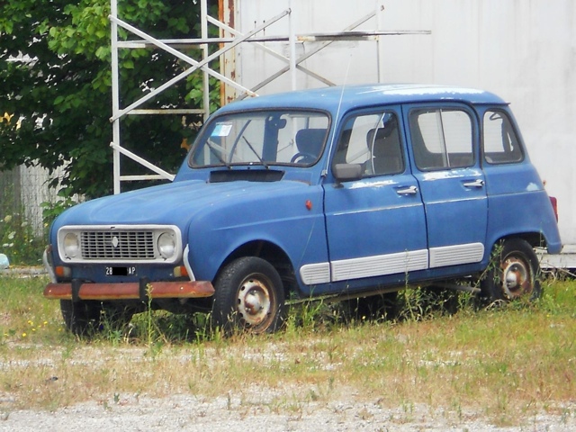 www.targhenere.net/images/003/renault_r4_84_ap_tn12750_zps0c1359d8.jpg