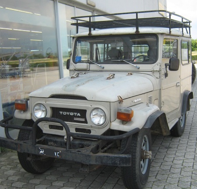 www.targhenere.net/images/003/toyota_land_cruiser_1979_2_zpslshjgdyp.jpg