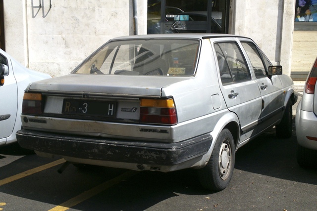 www.targhenere.net/images/003/volkswagen_jetta_gl_-_1985_renault25_tn22598_zps96051d32.jpg