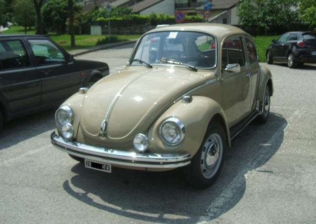 www.targhenere.net/images/003/volkswagen_maggiolino_1200_1974_2_1_zpsh4loe1gx.jpg