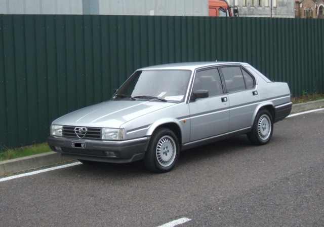 www.targhenere.net/images/004/alfa_romeo_90_25_quadrifoglio_oro_iniezione_1984_2_deltago_tn16323_zpswf9auw6x.jpg