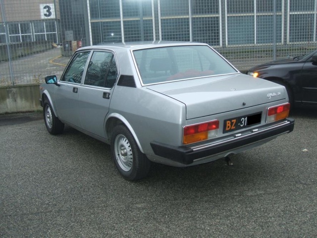 www.targhenere.net/images/004/alfa_romeo_alfetta_20_1981_3_zpsksiikljg.jpg