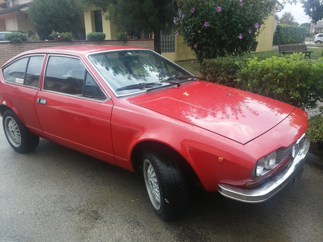 www.targhenere.net/images/004/alfa_romeo_alfetta_gt_-_aq_11_-_fronte_dx_zpsxgdvx6wr.jpg
