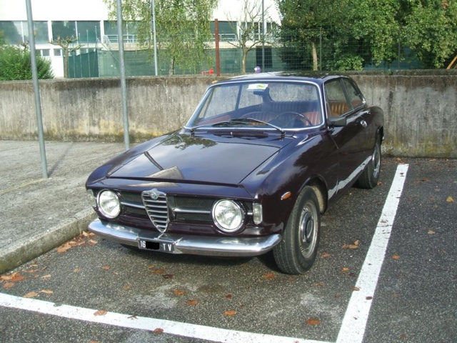 www.targhenere.net/images/004/alfa_romeo_giulia_gt_1300_junior_1969_2_zpshgtjuzmg.jpg