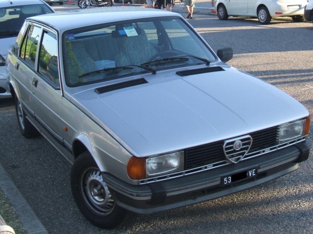 www.targhenere.net/images/004/alfa_romeo_giulietta_16_1983_ve53_2_zpszb0shx57.jpg
