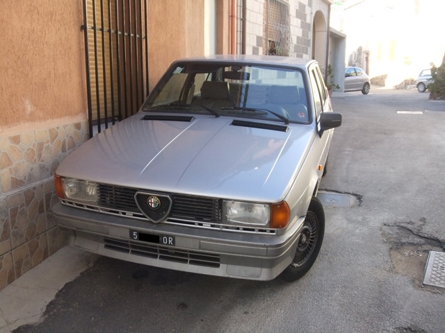 www.targhenere.net/images/004/alfa_romeo_giulietta_front_zpsaoxwdu0j.jpg