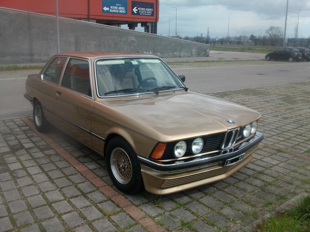 www.targhenere.net/images/004/bmw_320_-_re_61_-_fronte_zpsvxpcgd72.jpg