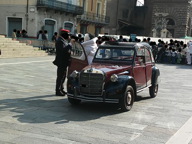 www.targhenere.net/images/004/citroen_2cv_-_bo_a5_zpssrslyavv.jpg