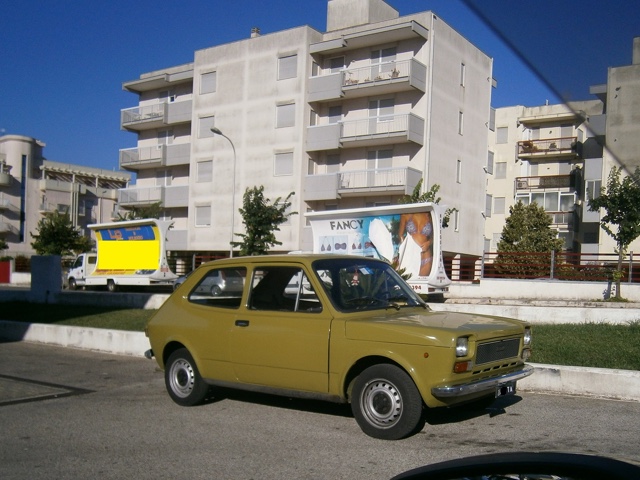 www.targhenere.net/images/004/fiat_127_lug15_front_zpspdudoar6.jpg