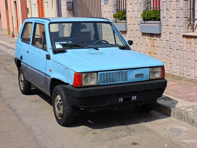 www.targhenere.net/images/004/fiat_panda_ago15_front_zpsm4dmih2u.jpg