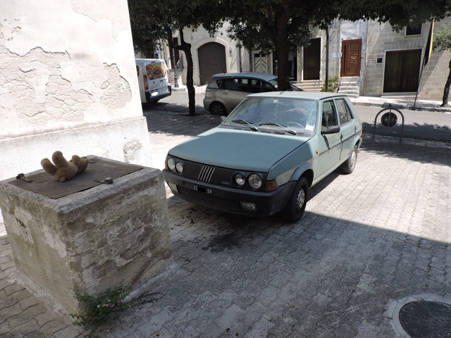 www.targhenere.net/images/004/fiat_ritmo_ago15_front_zpsit8g7ir9.jpg