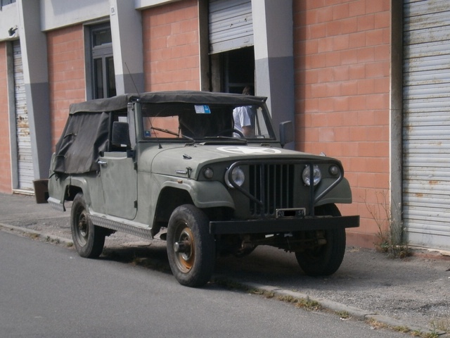 www.targhenere.net/images/004/jeep_commando_giu_15_front_zpscwxsrbyb.jpg