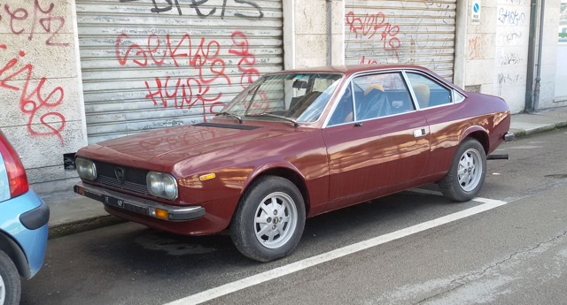www.targhenere.net/images/004/lancia_beta_coup_fronte_zpsln6rfoe0.jpg