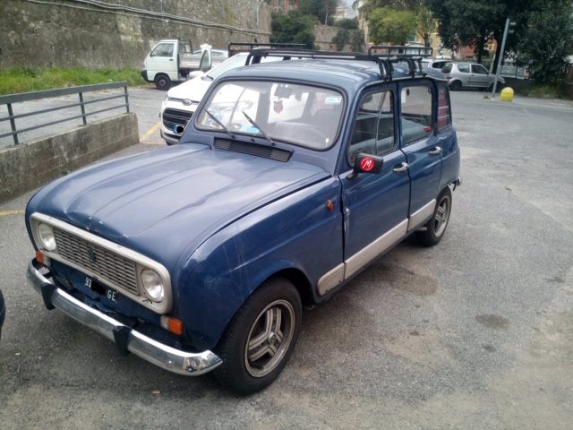 www.targhenere.net/images/004/renault4-2_doc01_tn23451_zpsdpkvhegy.jpg