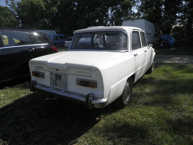 www.targhenere.net/images/005/alfa_romeo_giulia_1300_ti_1970_alfa33_tn29383_zpscw0t52x0.jpg