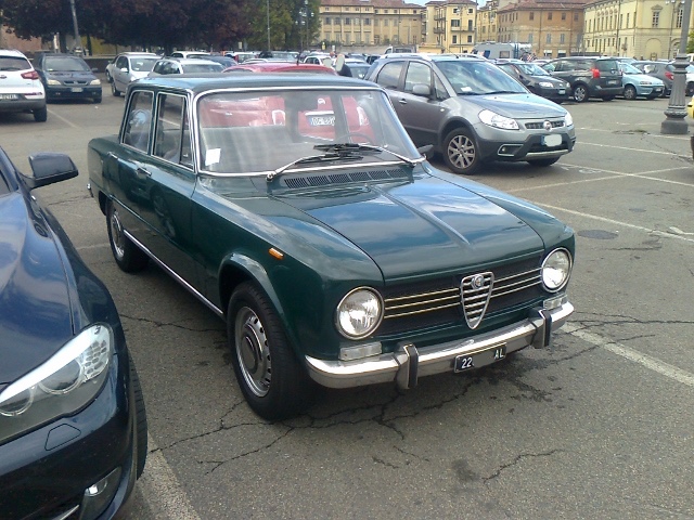 www.targhenere.net/images/005/alfa_romeo_giulia_13_super_1971_1_zpsvp5pjicr.jpg