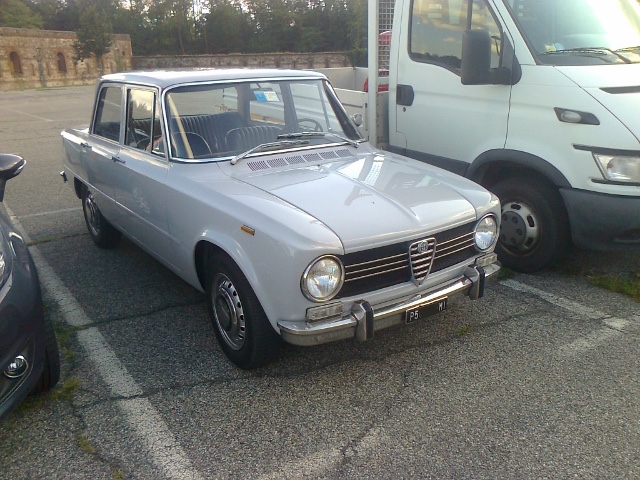 www.targhenere.net/images/005/alfa_romeo_giulia_13_super_1972_1_zpsdlcmjitg.jpg