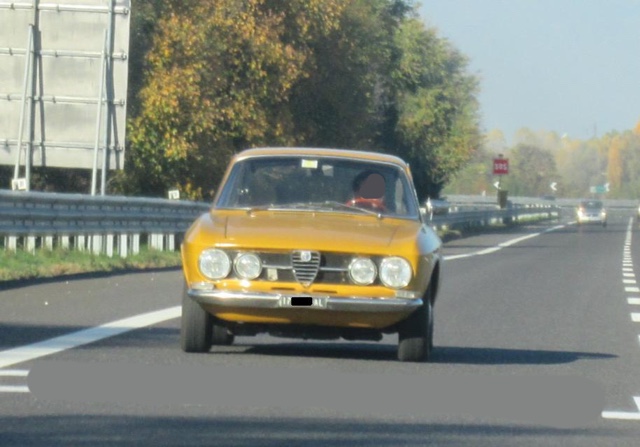 www.targhenere.net/images/005/alfa_romeo_giulia_gtv_1750_1968_2_zpsosfcn1eo.jpg