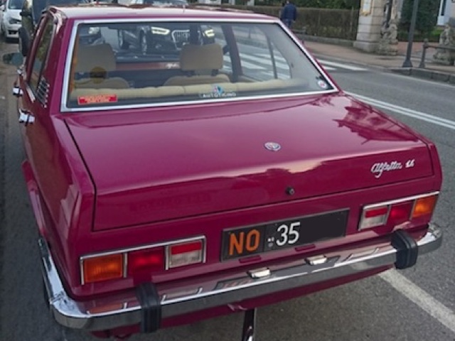 www.targhenere.net/images/005/alfetta_p_astrale_tn8218_zpsm0az7x7u.jpg
