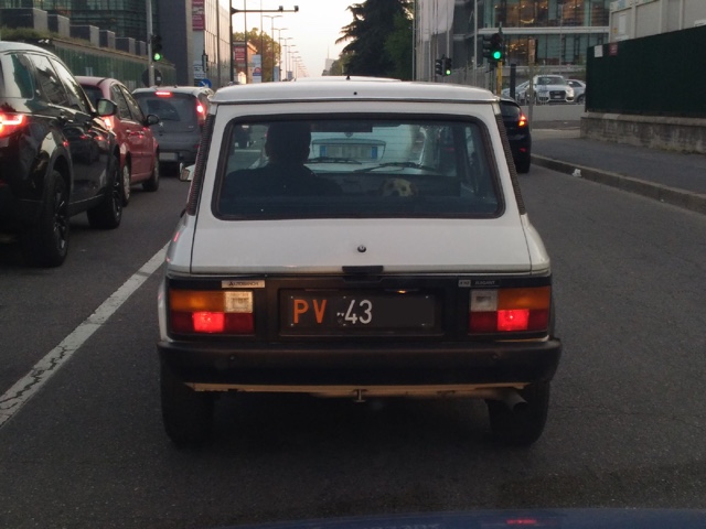 www.targhenere.net/images/005/autobianchi_a112_serie_5_elegant_pv43_f01_cr3_tanteuno_tn24968_zpsalc5ubha.jpg