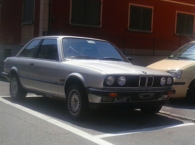 www.targhenere.net/images/005/bmw_3201_e30_ant_zpsum31unzb.jpg