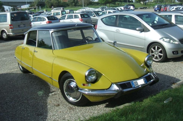 www.targhenere.net/images/005/citroen_ds_19_2_zpse3j9shtq.jpg