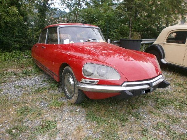 www.targhenere.net/images/005/citroen_ds_mag12_front_zpsdnd0g0pw.jpg