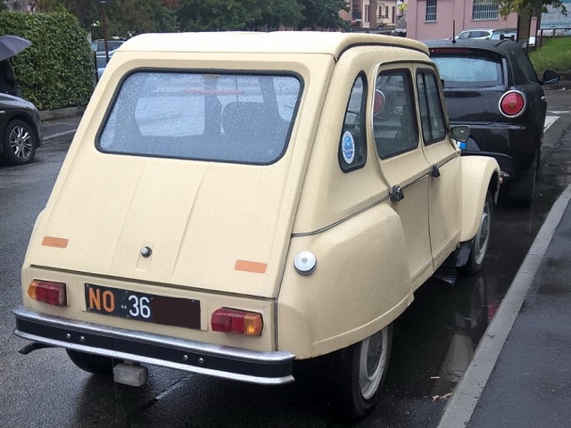 www.targhenere.net/images/005/citroen_dyane_6_1978_01_guerfranc_tn10528_zpspsqnxrgu.jpg