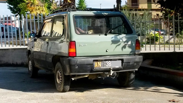 www.targhenere.net/images/005/copia_di_fiat_panda_4x4_85_ap_tn18537_zps0lcyqvrr.jpg