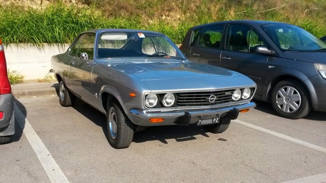 www.targhenere.net/images/005/copia_di_opel_manta_72_ant_zps4gsgufho.jpg