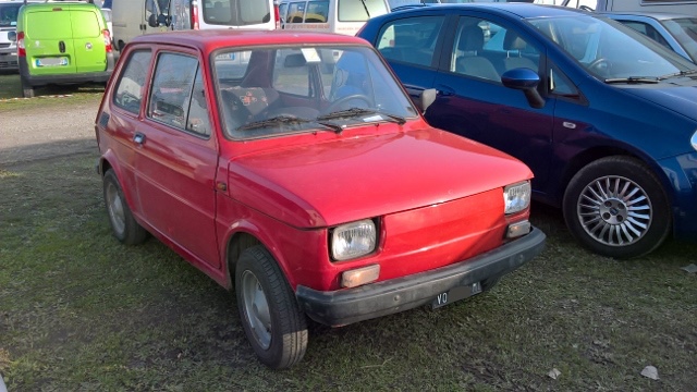 www.targhenere.net/images/005/fiat_126_1974_640x360_alfa33_tn35287_zpshhqp3vvf.jpg