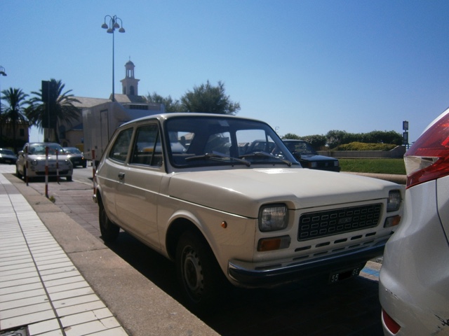 www.targhenere.net/images/005/fiat_127_giu15_front_zps5e4prgzy.jpg
