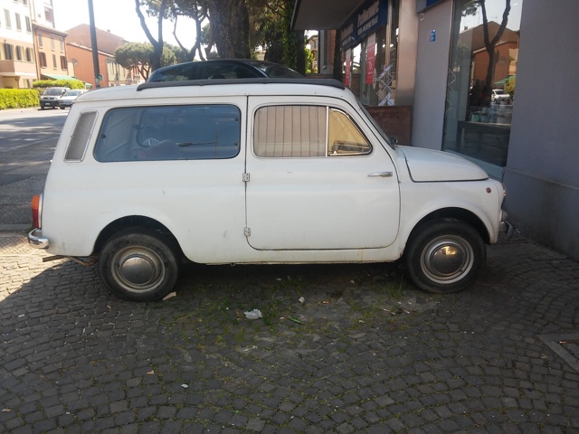 www.targhenere.net/images/005/fiat_500_giardiniera_-_br_6-_fianco_zpswg7zxcnh.jpg