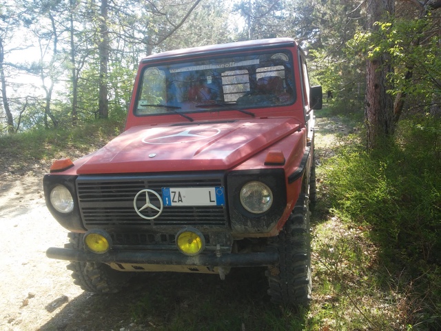 www.targhenere.net/images/005/mercedes_g240d_-_zal_fronte_zpso3bqrmam.jpg