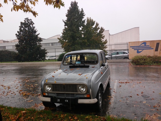 www.targhenere.net/images/005/renault_4_-_ra_35_-_fronte_oinotna_tn30548_zpszwarmpq7.jpg