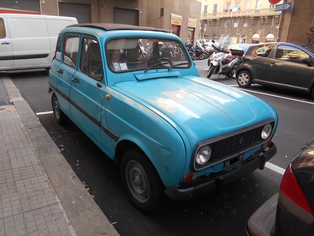 www.targhenere.net/images/005/renault_4_safari_dic16_front_zpsmfk4jlwl.jpg