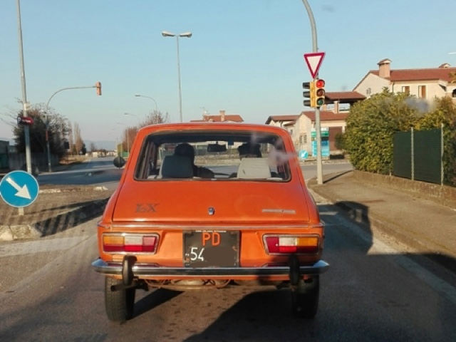 www.targhenere.net/images/005/simca1100ridotta-2_berv8_tn15561_zps0g2vdkp6.jpg