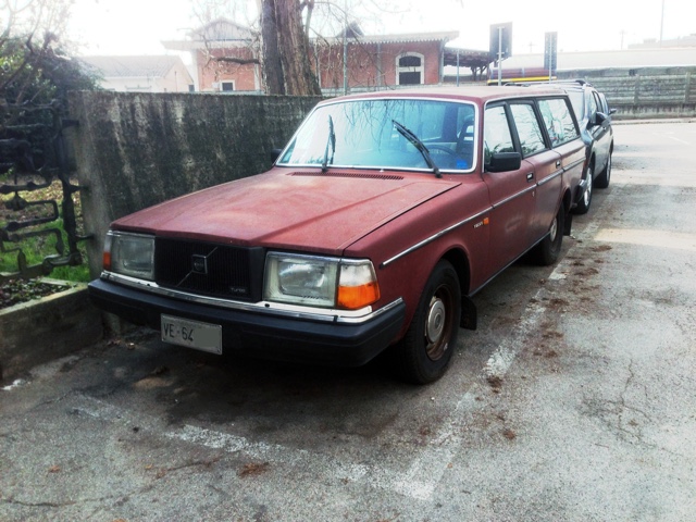 www.targhenere.net/images/005/volvo2_zpsvbkuaqqs.jpg