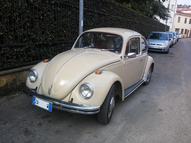 www.targhenere.net/images/005/vw_maggiolino_-_zaw_-_fronte_zpsnbljo7hu.jpg