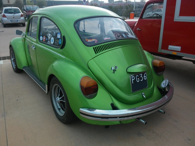 www.targhenere.net/images/005/vw_maggiolino_retro_oinotna_tn2349_zpsorvdsohx.jpg