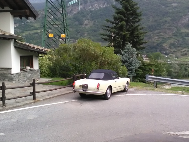 www.targhenere.net/images/006/alfa_2000_spider_touring_zpsvwkprsga.jpg