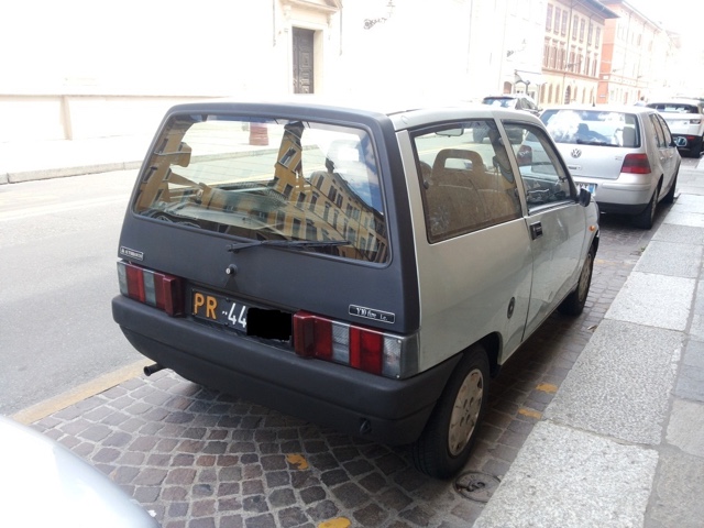 www.targhenere.net/images/006/autobianchi_y10_ie_ano_1985_blackpanter_tn30400_zps6dx9u9wo.jpg