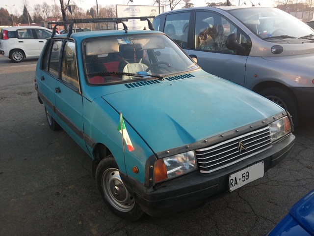 www.targhenere.net/images/006/citroen_visa_-_ra_59_-_fronte_zpsrpgv1wxt.jpg